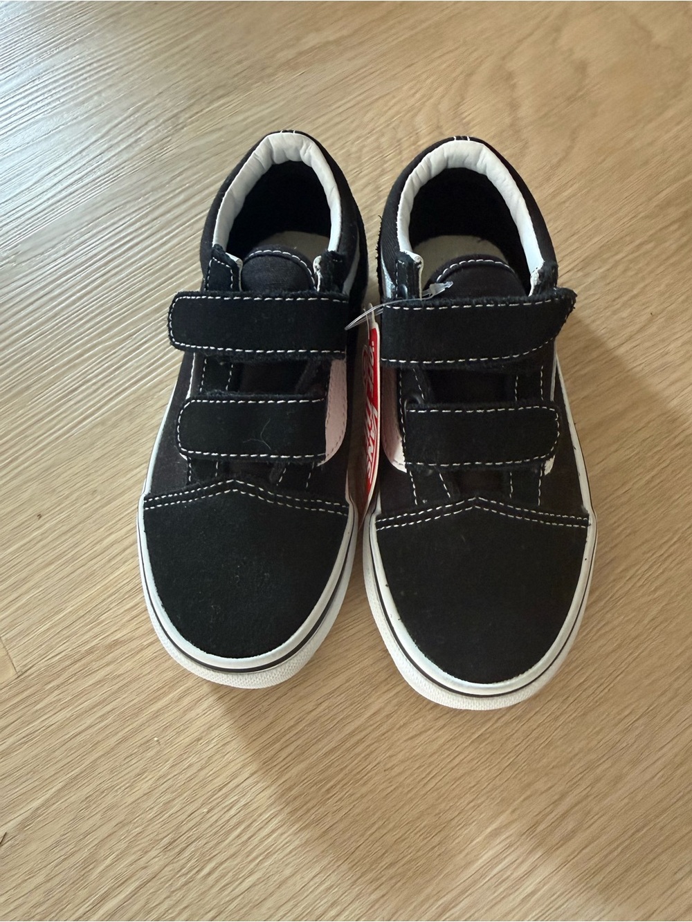 Vans Kids Black and White Old Skool Velcro Sneakers BRAND NEW - Picture 3 of 4